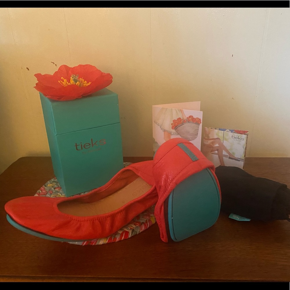 Tieks Poppy size 8 . New, never worn. NWB